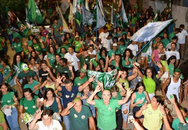Em Izacolândia, Julio Lossio diz que as AME's irão funcionar 24h e fala da injustiça contra Domingos de Cristália que resultou na perda do mandato