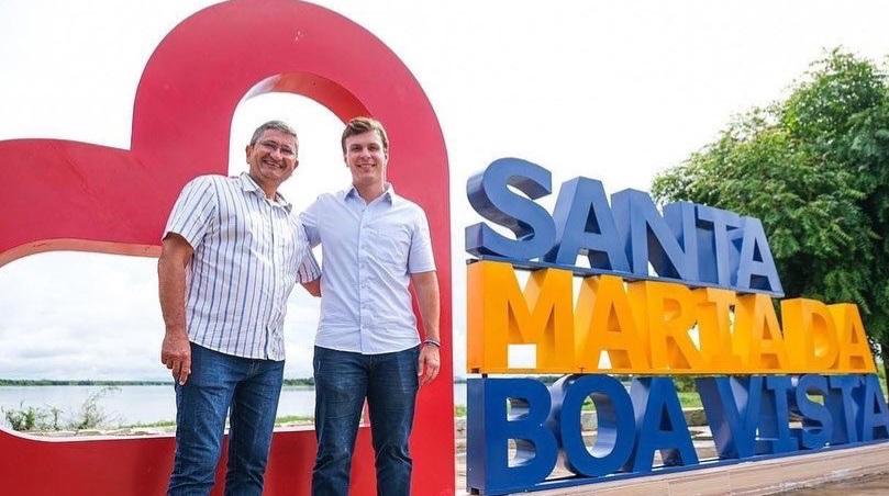 Miguel Coelho reforça apoio à George Duarte em Santa Maria da Boa Vista-PE, mas, não menciona qual é a sua chapa em Lagoa Grande-PE; veja o vídeo