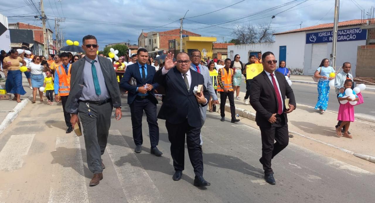 Dia da Bíblia: Igreja Assembleia de Deus M. Madureira realiza passeata e anuncia a Palavra de Deus em Petrolina-PE