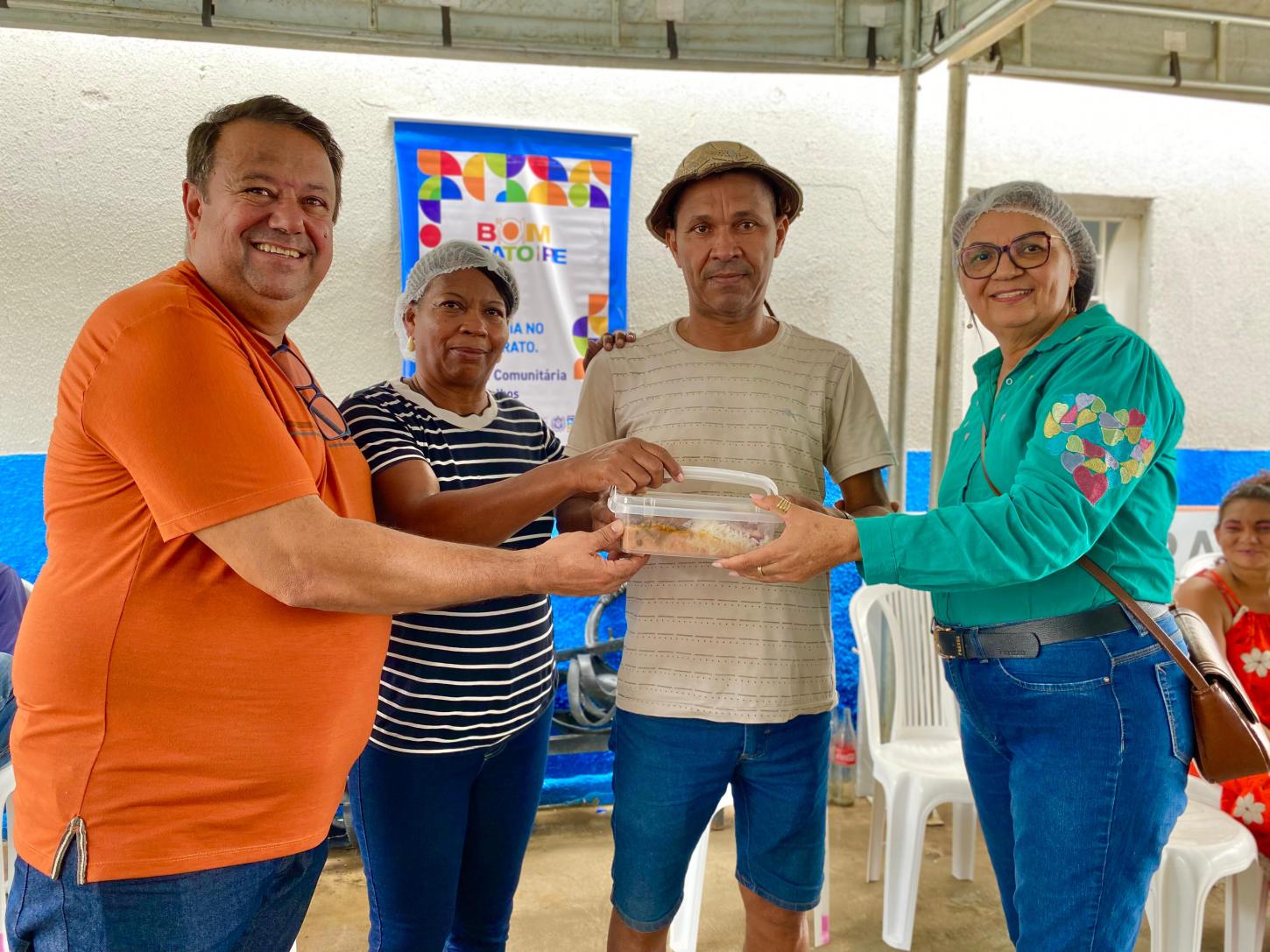 Ação da Prefeitura de Lagoa Grande-PE entrega mais de 420 marmitas por dia