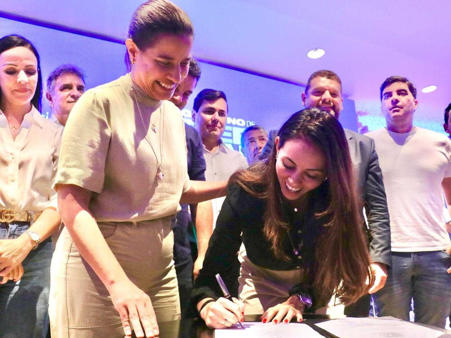 Prefeita Catharina Garziera e a governadora Raquel Lyra assinam ordem de serviço para construção de creche no bairro Morada Nova, em Lagoa Grande-PE