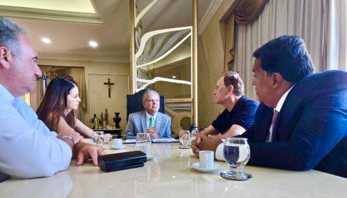 Prefeita Catharina Garziera e o presidente do TJPE discutem parcerias entre Lagoa Grande e o Judiciário estadual