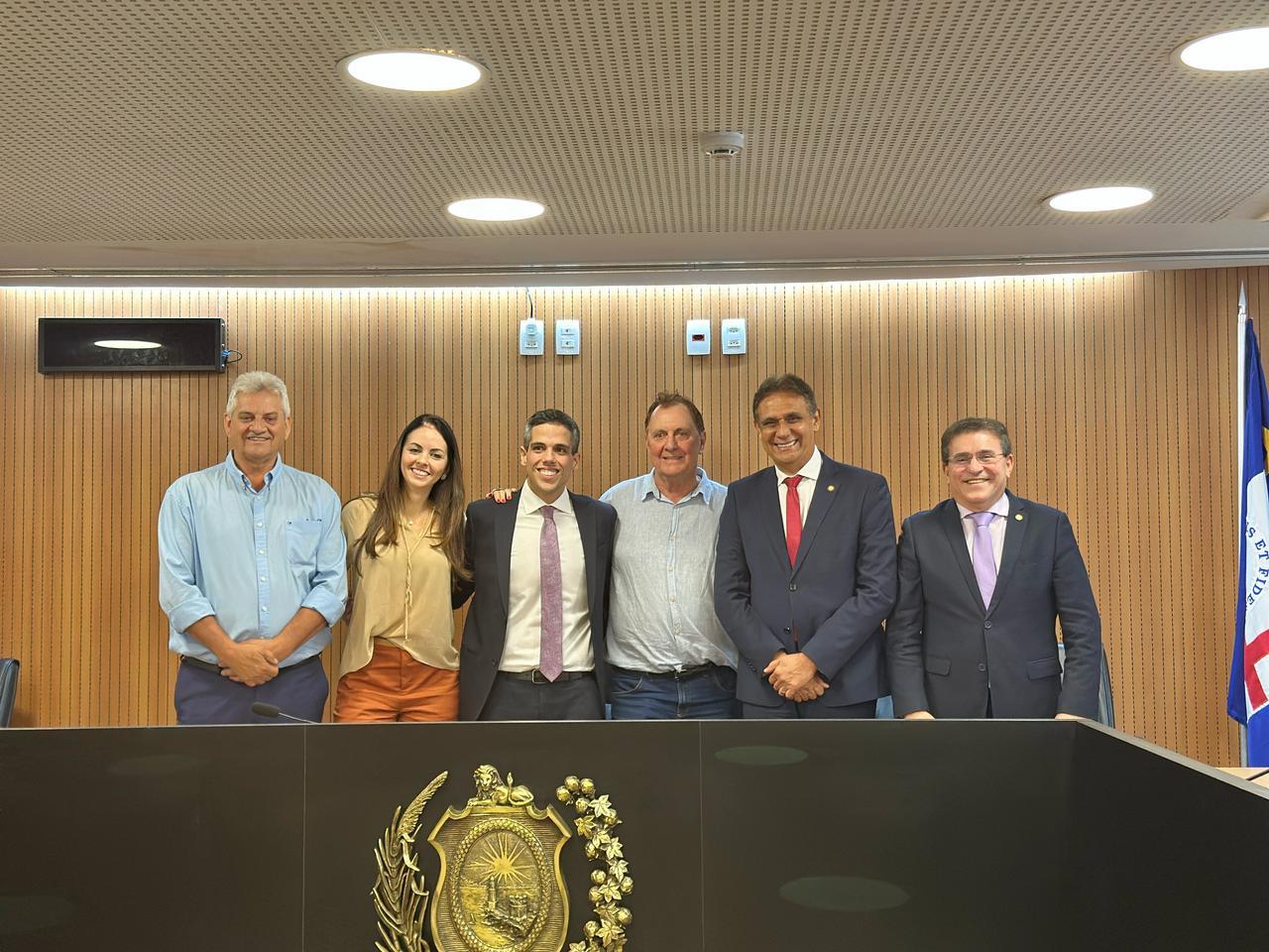 Prefeita de Lagoa Grande-PE, Catharina Garziera defende a vitivinicultura e o enoturismo em reunião na Alepe