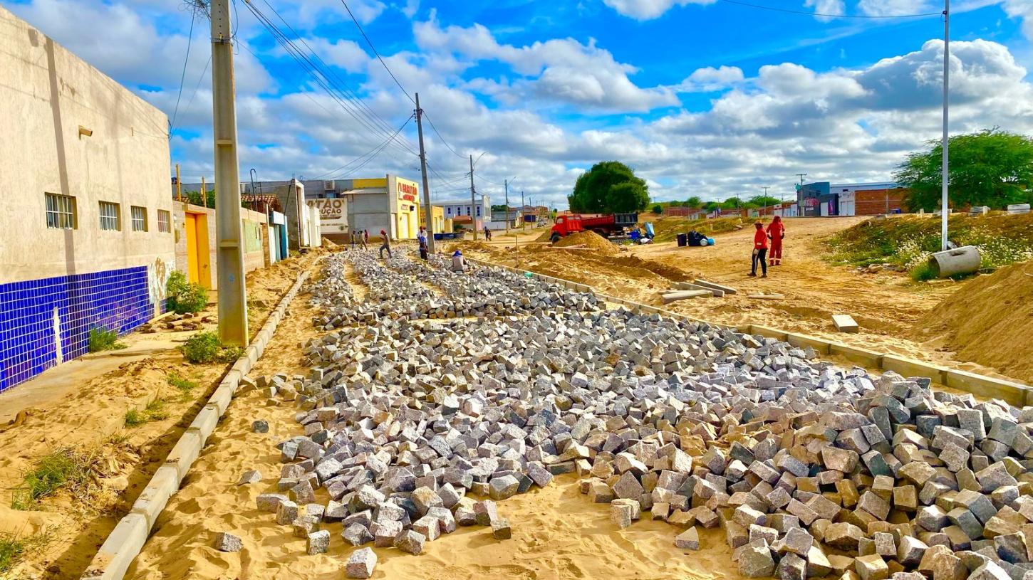 Gestão da prefeita Catharina Garziera investe em obras e pavimentação e fortalece mobilidade urbana em Lagoa Grande-PE
