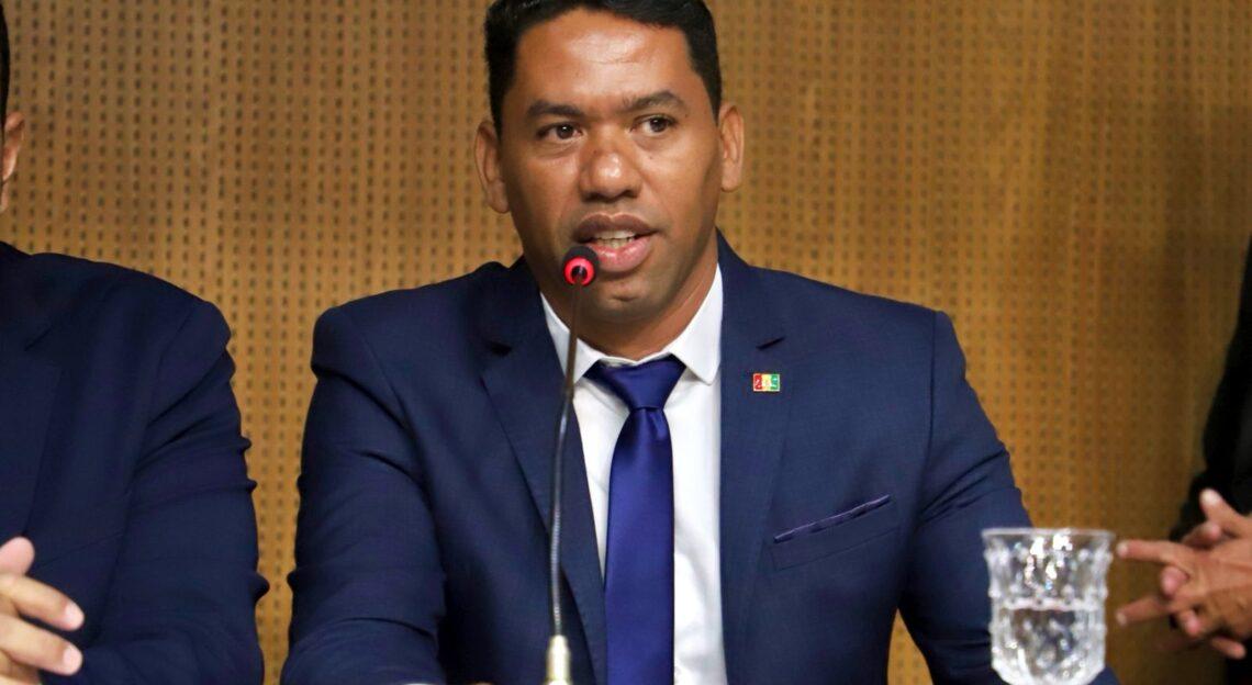 Assista: Vereador Wanderley Alves defende bebê que nasceu doente e funcionários maltratados no Hospital Dom Malan; entenda os casos