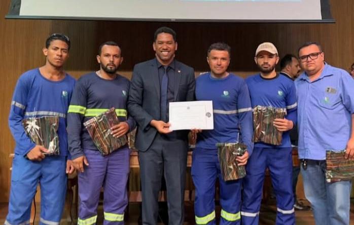 Vereador Wanderley Alves promove homenagem para os garis durante sessão na Câmara Municipal de Petrolina-PE