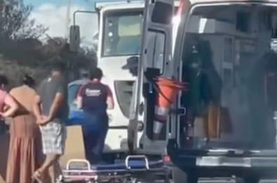 Motociclista fica ferido após sofrer acidente na Avenida Transnordestina, em Petrolina-PE