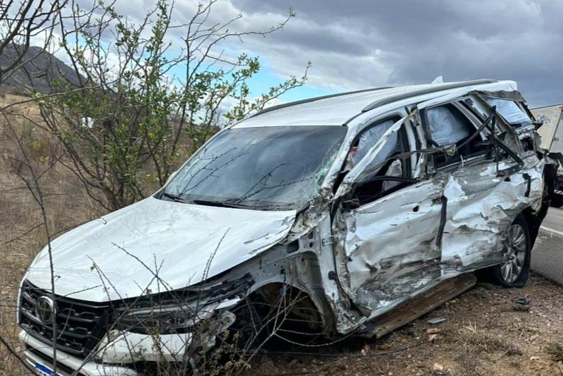 Acidente de carro é registrado na BR-428 que liga Lagoa Grande-PE e Petrolina-PE