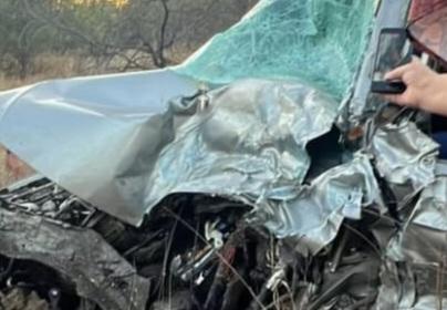 Acidente entre carro e caminhão mata duas pessoas e deixa outra ferida no interior de Petrolina-PE