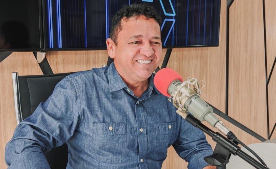 De olho nas eleições de 2026, jornalista Carlos Britto deve desembarcar no PSD da governadora Raquel Lyra