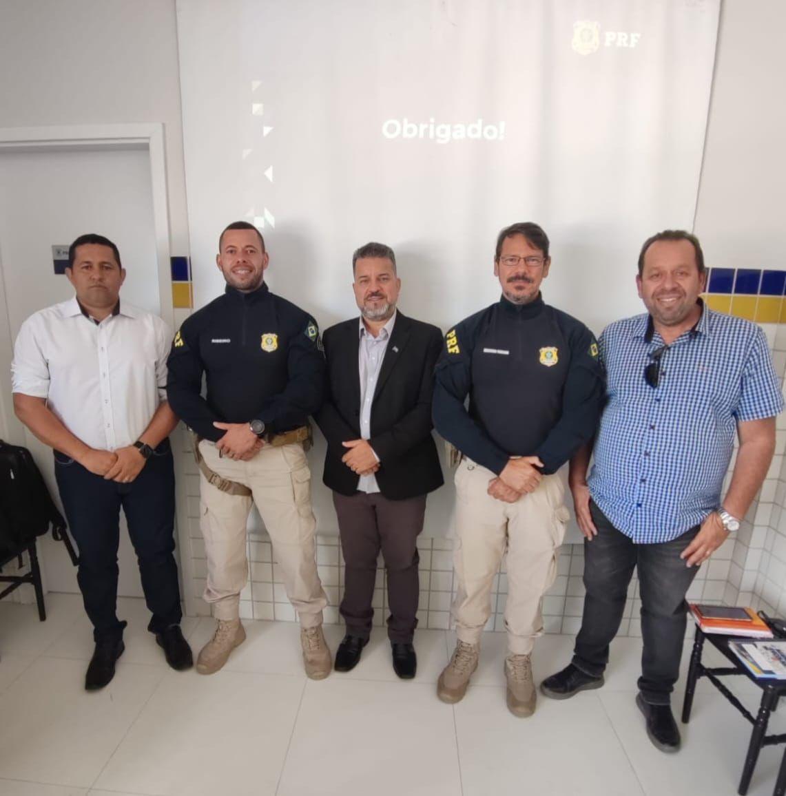 Transporte escolar de Lagoa Grande-PE é tema de reunião educativa entre Prefeitura e Polícia Rodoviária Federal