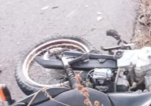 Motociclista morre na BR-235, sentido Remanso-BA depois de ser violentamente atingido por carro