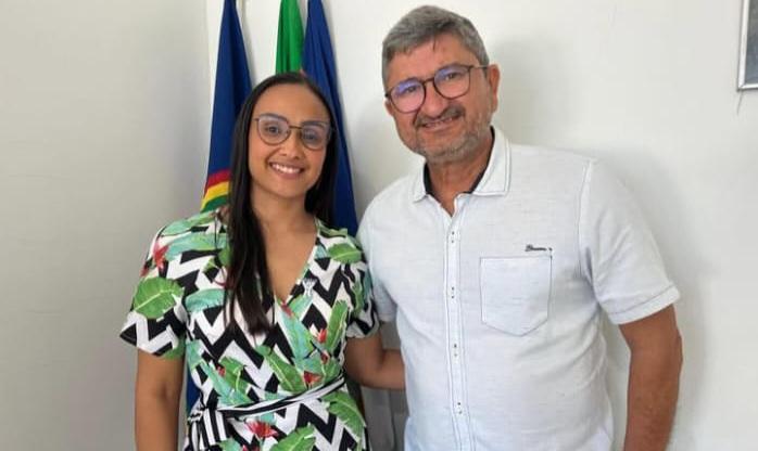 Prefeito George Duarte anuncia Priscila Gomes para assumir a Secretaria de Saúde de Santa Maria da Boa Vista-PE 