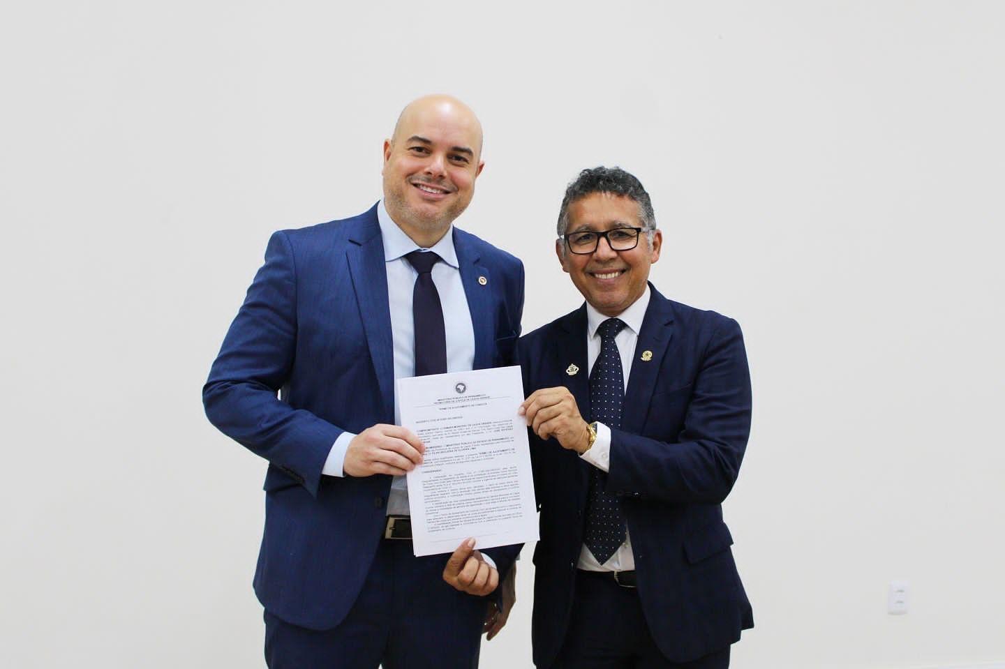 Presidente da Câmara de Vereadores de Lagoa Grande-PE assina TAC para estabelecer regras no legislativo