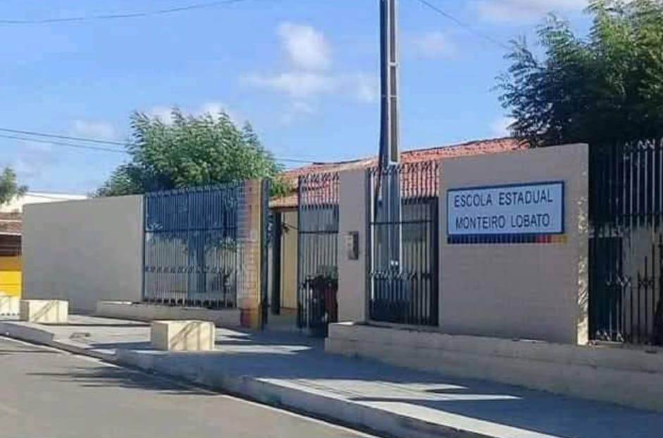 Após a denúncia de pais ao Fala Lagoa Grande, da Lagoa Grande FM, Escola Monteiro Lobato abre vagas para os alunos da Escola Professora Lucia Moreira de Lima Souza