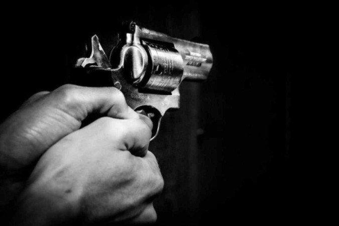 Jovem é perseguido e alvejado por disparos de arma de fogo durante tentativa de homicídio em Petrolina-PE