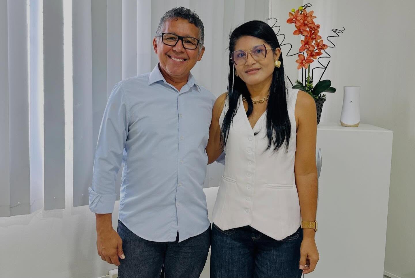 Secretária de Educação de Lagoa Grande-PE, Joseilde Paulino recebe a visita do vereador Mantena e conversam sobre demandas