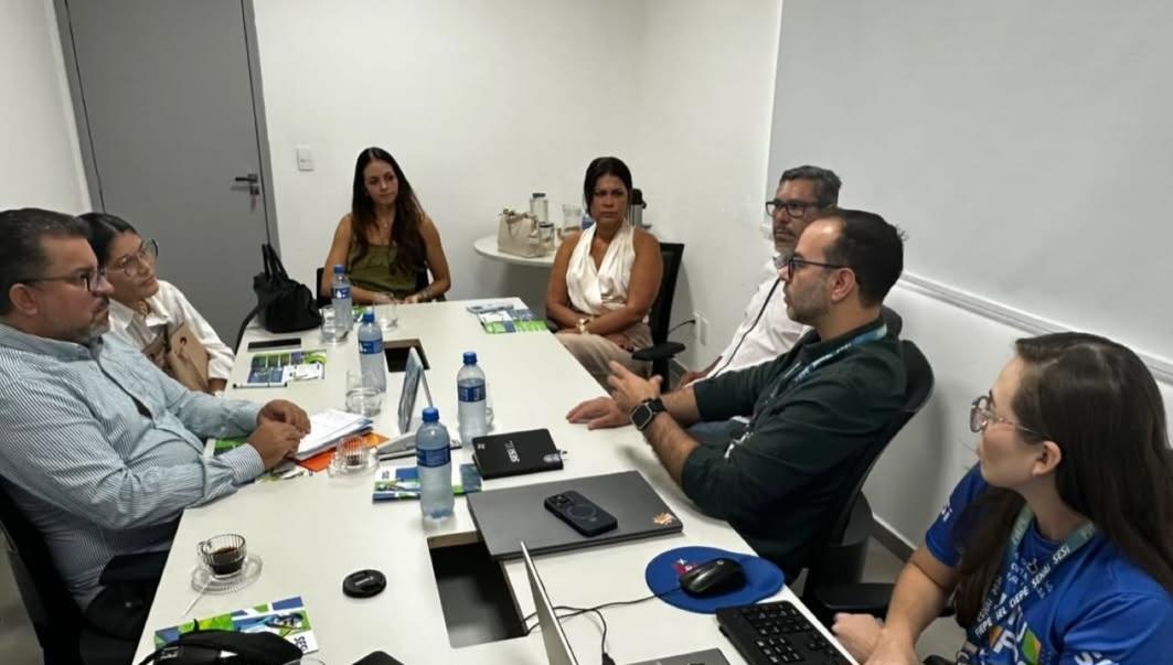 Catharina Garziera, Ana Araújo e Joseilde Paulino participam de reunião no SESI para alinhar pautas sobre a Saúde e Educação de Lagoa Grande-PE