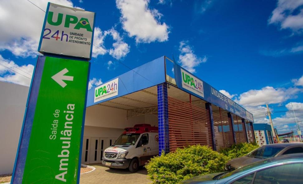 UPA de Juazeiro-BA cogita dar alta médica para idoso, de 61 anos, com risco de morte e situação deixa família revoltada