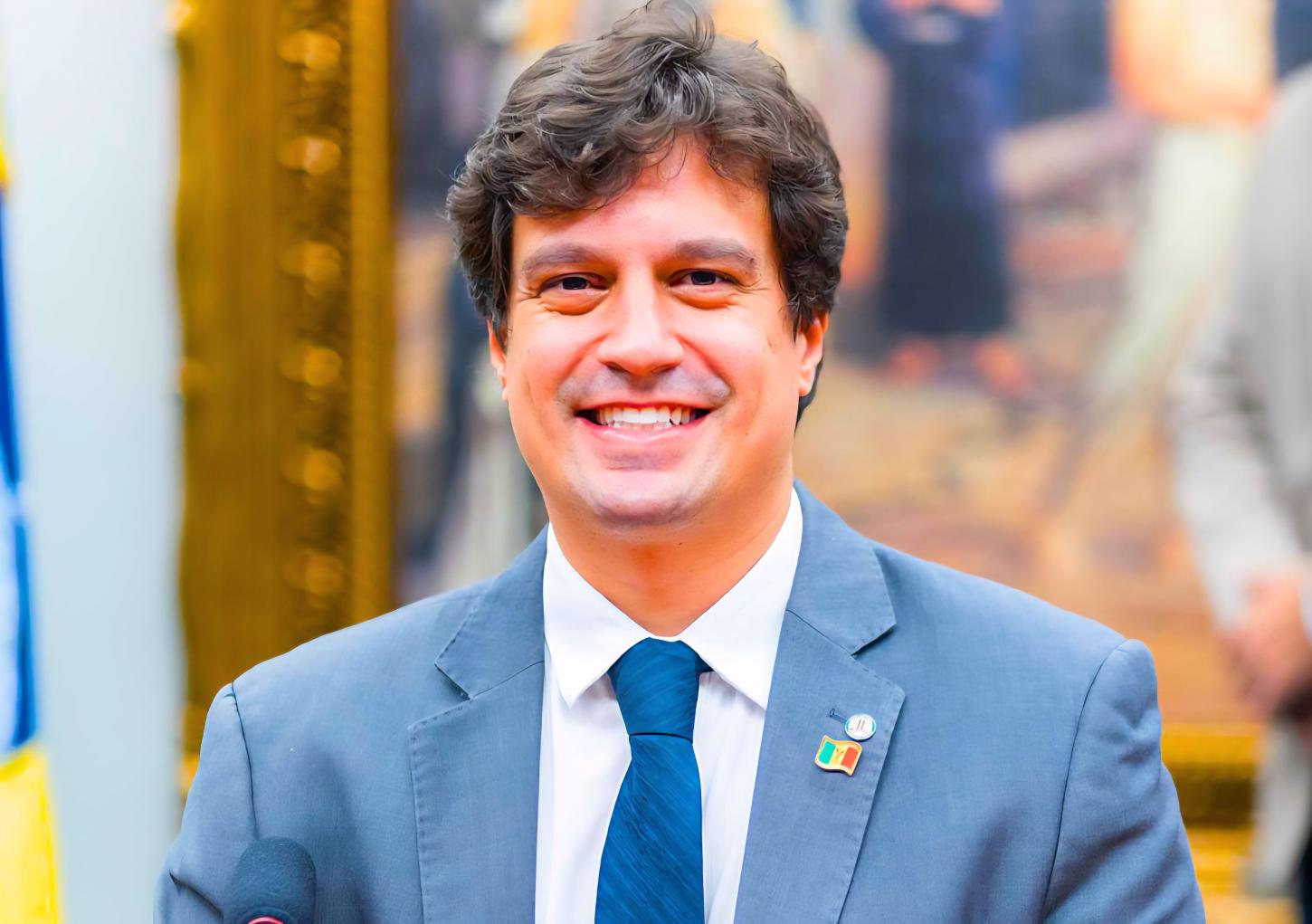 Deputado federal Lucas Ramos repercute aprovação do fim da escala 6x1 na CCJ: 