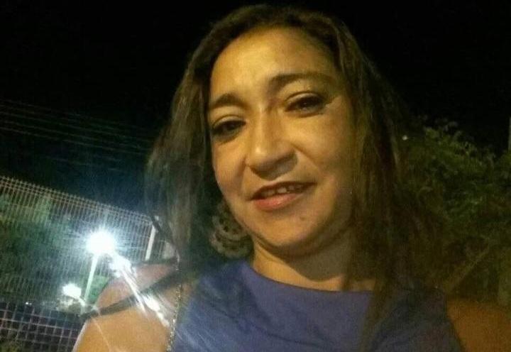 Desesperada, família busca informações por mulher de Santa Maria da Boa Vista-PE que está desaparecida