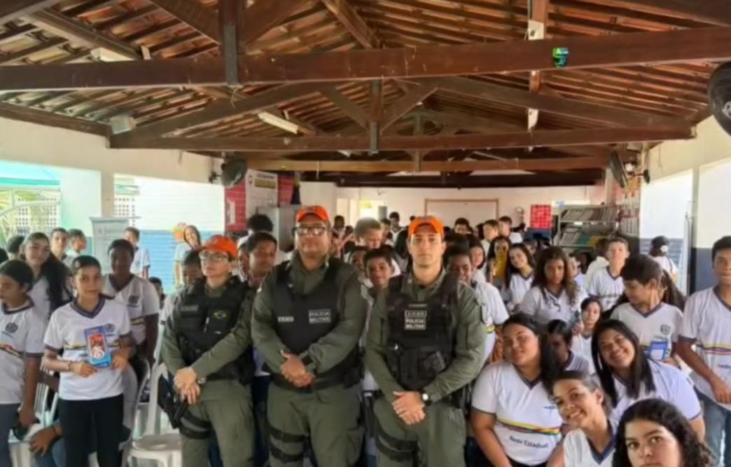 Patrulha Escolar da 7ªCIPM realiza palestra sobre segurança, bullying, drogas e dentre outros temas na Escola Estadual Santa Maria em Lagoa Grande-PE