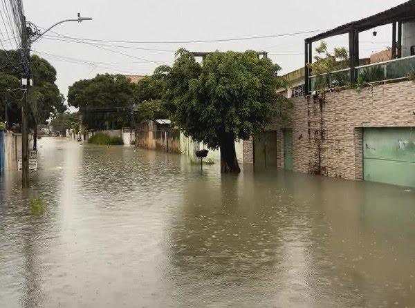 Região do Recife debaixo d'água: Com cenário caótico e de destruição, famílias ficam desabrigadas e vivenciam a dor do luto
