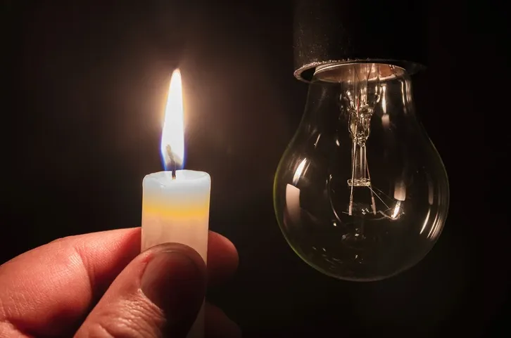 DESCASO: Falta de energia há mais de 24h causa prejuízos em Santa Maria da Boa Vista-PE e com revolta, população cobra ações da Neoenergia