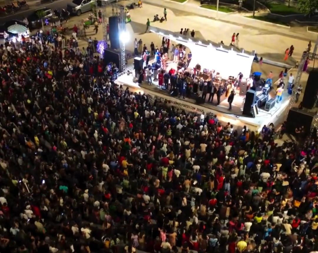 Juntos Somos Fortes Com Jesus: Gerson Rufino e outras atrações gospel reúnem uma multidão de pessoas na Concha Acústica de Petrolina-PE; VEJA O VÍDEO