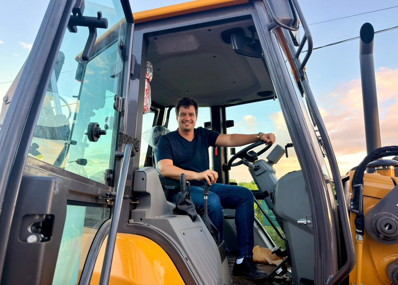 Recorde no campo: Deputado federal Lucas Ramos ultrapassa mais de 100 equipamentos pesados entregues e fortalece a agricultura familiar em PE