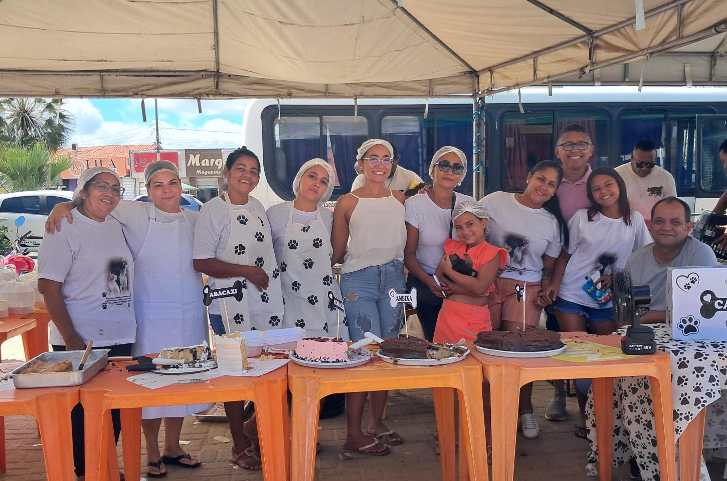 Gesto solidário: Equipe de voluntários se mobiliza com venda de lanches, na busca por recursos para garantir o bem-estar dos animais de Lagoa Grande-PE