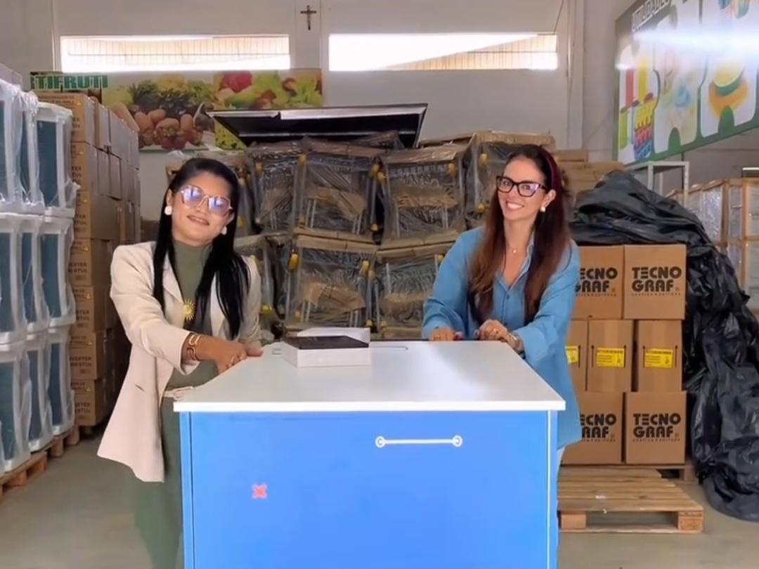 Em Lagoa Grande-PE, Catharina Garziera e Joseilde Paulino anunciam a chegada do Laboratório Maker Itinerante para ampliar o acesso dos alunos às tecnologias educacionais