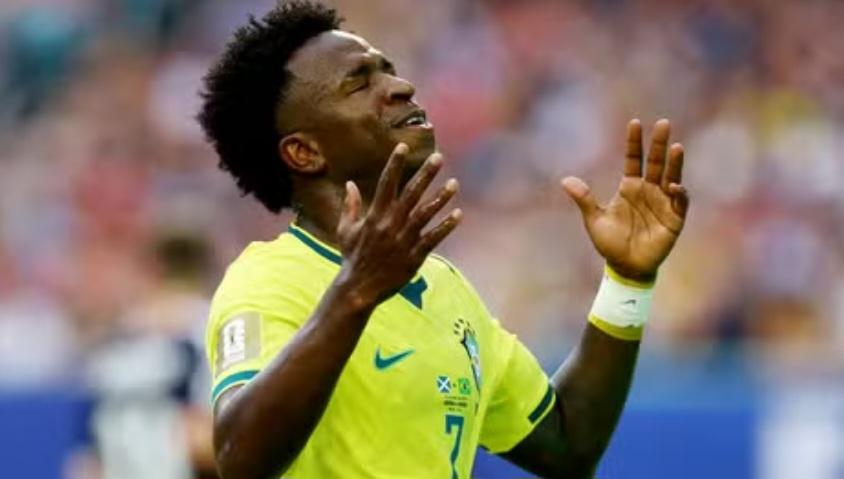 Com show de Vinícius Júnior, Brasil vence a Escócia e avança na Copa do Mundo, e aguarda Japão, Holanda ou Suécia para a próxima fase