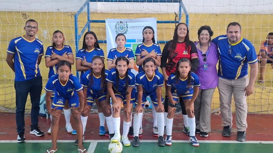 Equipe feminina da Escola Auxiliadora, de Lagoa Grande-PE conquista o vice-campeonato do Torneio Regional de Futsal em Petrolina-PE