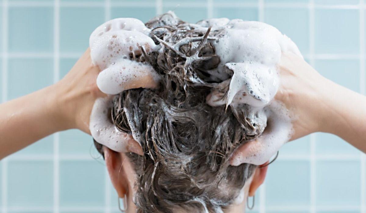 Anvisa manda recolher shampoos, pomadas e loções dos mercados; consumidores devem interromper o uso