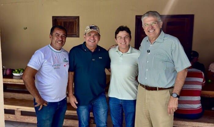Elismar Gonçalves fortalece pré-candidatura durante agenda com o vereador Ronaldo Silva e o ex-prefeito Guilherme Coelho