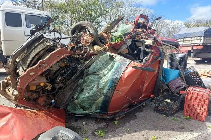 Grave acidente mata duas pessoas e deixa outras cinco feridas em Cabrobó-PE; criança de 2 anos entre as vítimas