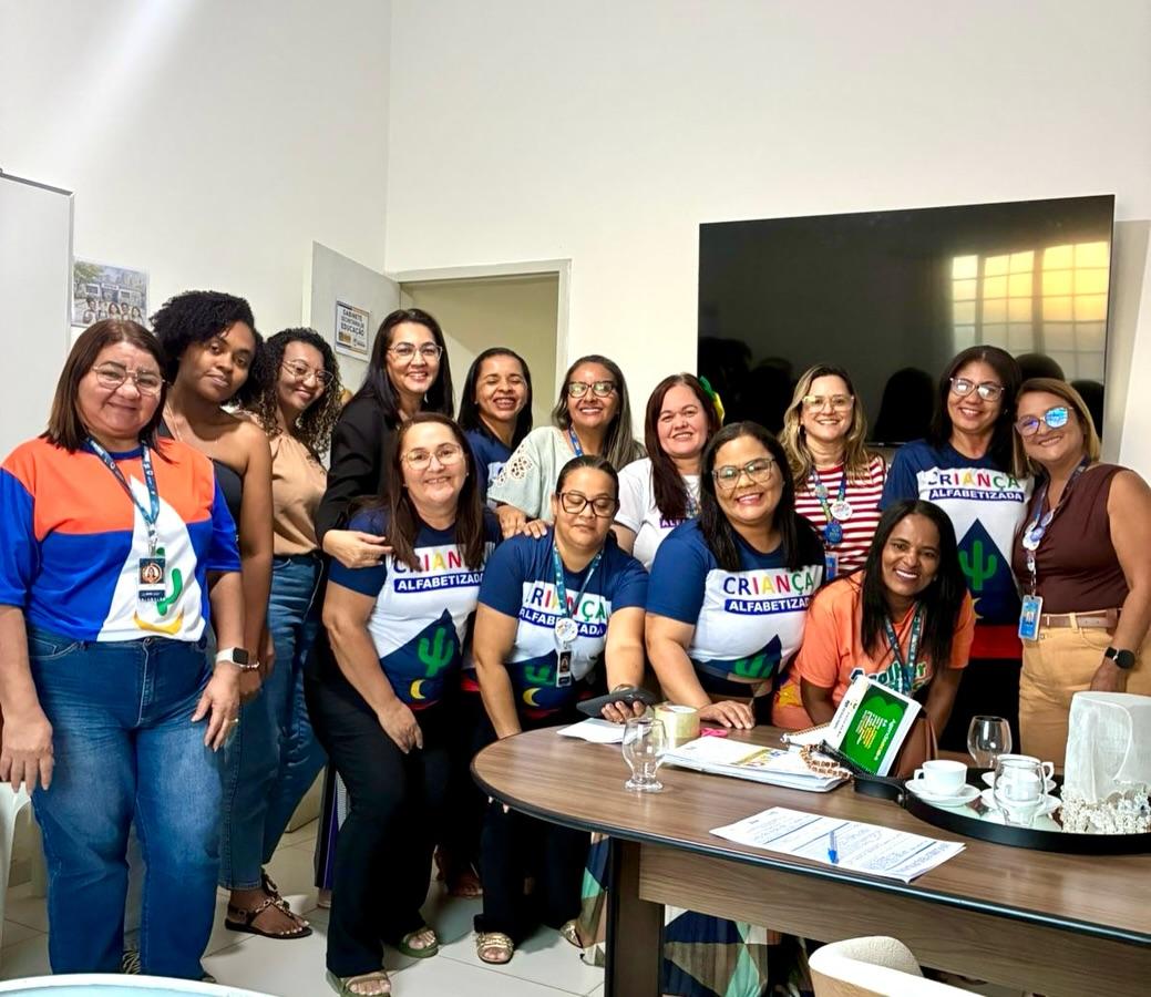 SEDUC de Santa Maria da Boa Vista-PE se reúne com as equipes da UEA e SUEIA para discutirem os resultados na aprendizagem das crianças