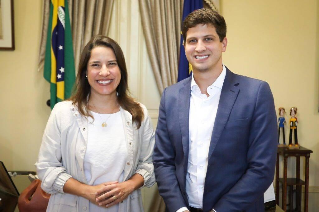 Raquel Lyra sofre ataques à família no Recife e João Campos se solidariza com ela, e pede que caso seja investigado: 