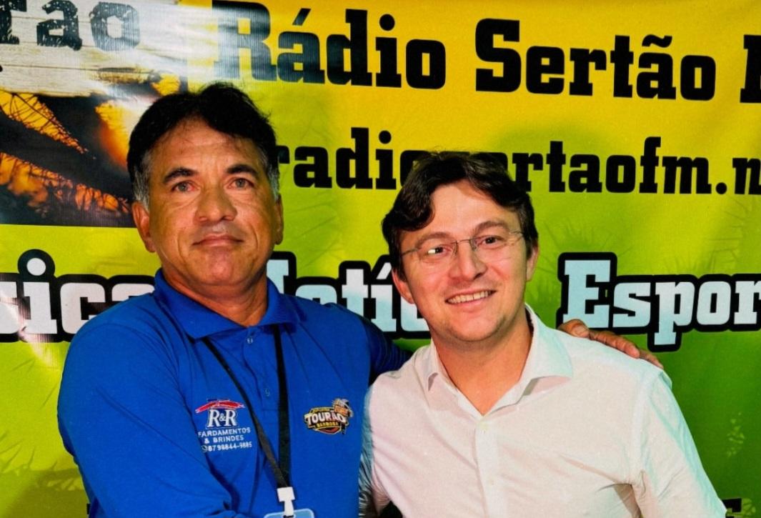 Em entrevista à Rádio Sertão FM, candidato a deputado estadual, Elismar Gonçalves reforça o compromisso com a população
