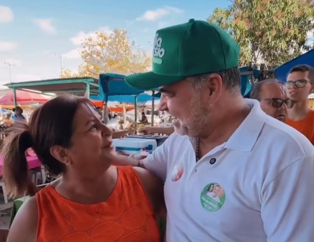 Durante agenda, candidato a deputado estadual, Dr. Julio Lossio é abraçado pela população que relembra 