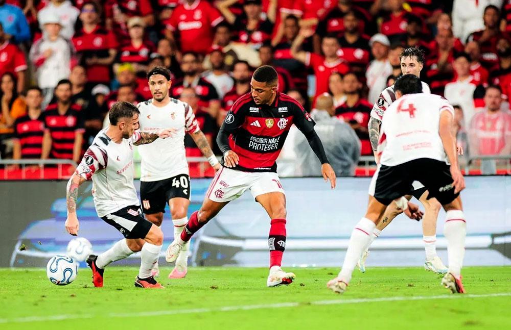 Flamengo pede à CONMEBOL a eliminação do Estudiantes na semifinal da Libertadores por escalação irregular de jogador; entenda o caso